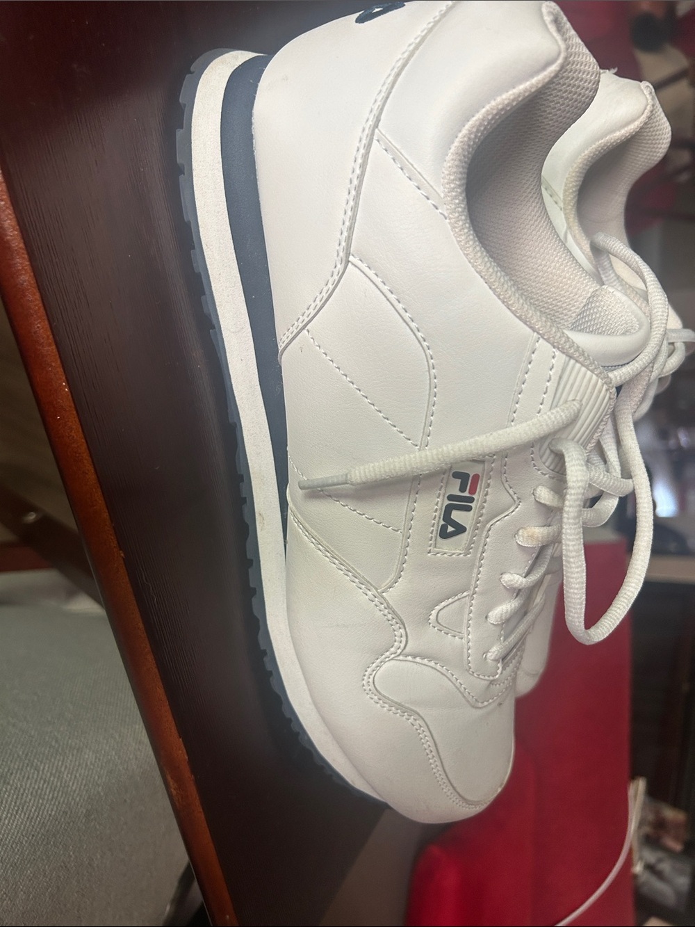 Fila White Low-Top Lace-Up Men's Sneakers with Black Trim